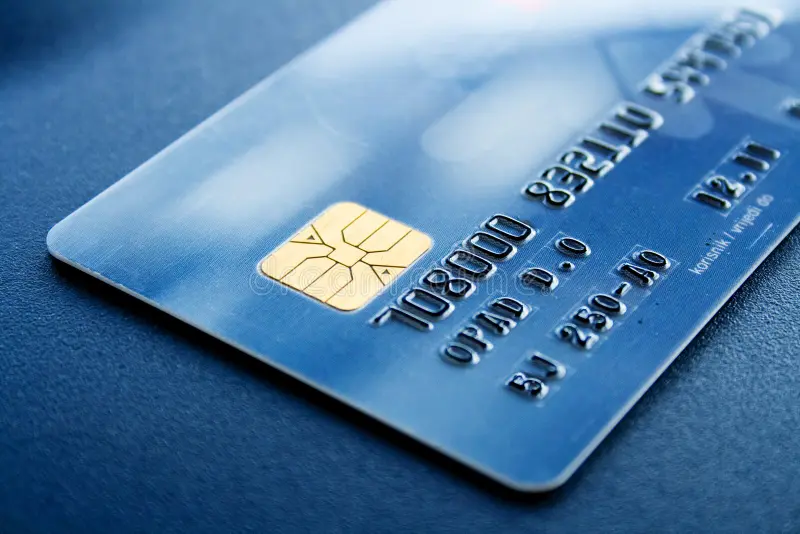 Online credit-card comparison and application route